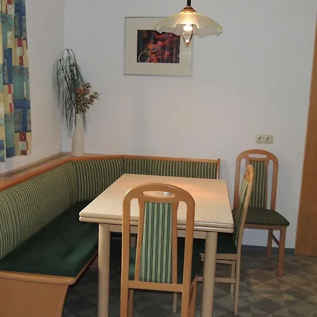 Hotel Alpina *